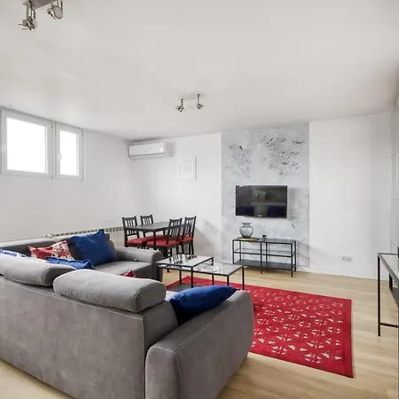 Family Apartment Warschau