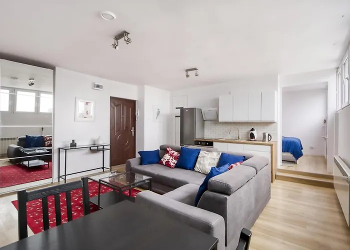 Family شقة وارسو